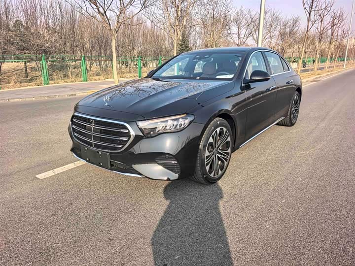 Фото 1 - Mercedes-Benz E-Class