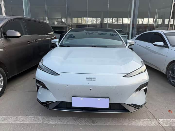 Photo 2 - Geely Galaxy E8