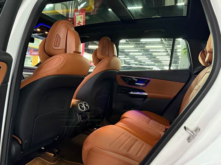 Photo 5 - Mercedes-Benz GLC-Class