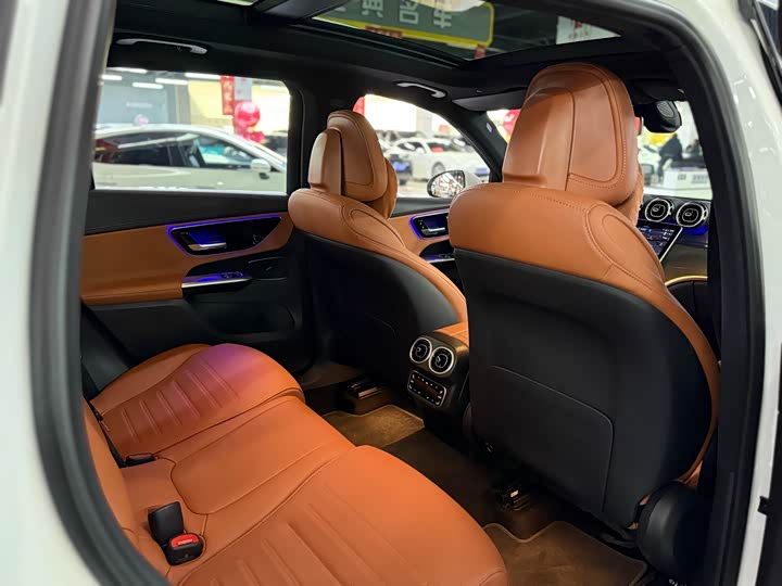 Photo 6 - Mercedes-Benz GLC-Class