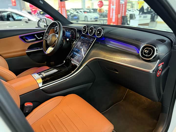 Photo 7 - Mercedes-Benz GLC-Class