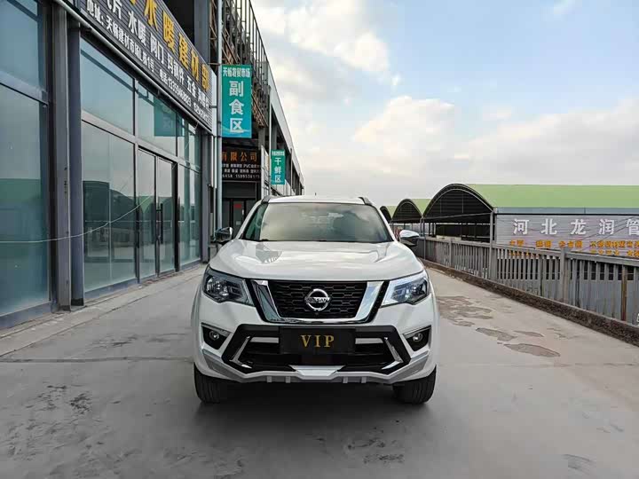 Фото 2 - Nissan Terra