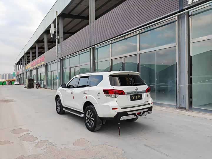 Фото 4 - Nissan Terra