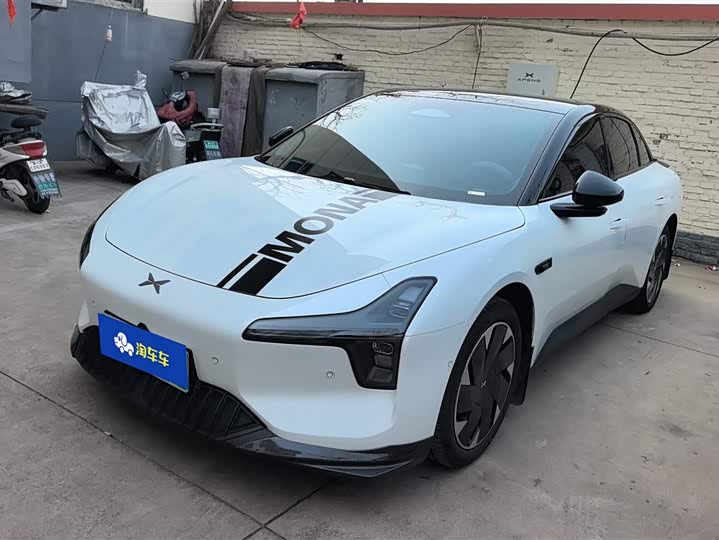 Фото 1 - XPeng Mona M03