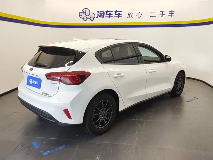 Фото 3 - Ford Focus