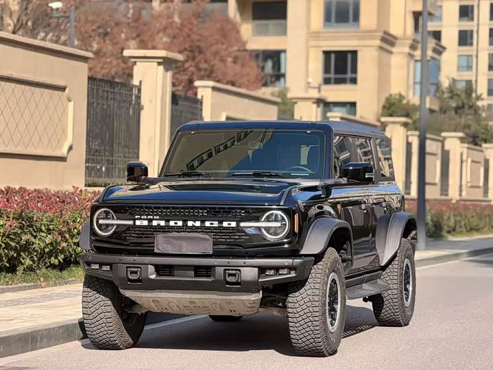 Photo 1 - Ford Bronco