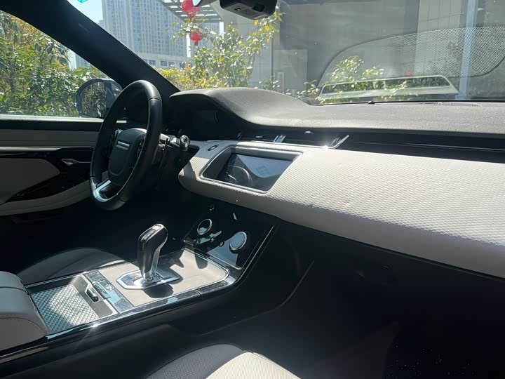 Фото 9 - Land Rover Range Rover Evoque L