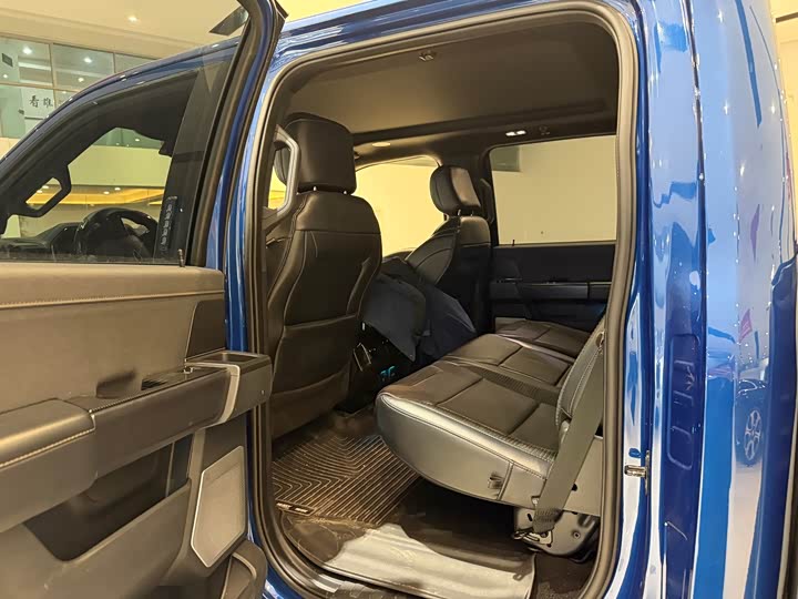 Фото 9 - Ford F-150 Raptor