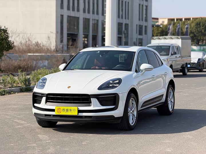 Фото 1 - Porsche Macan