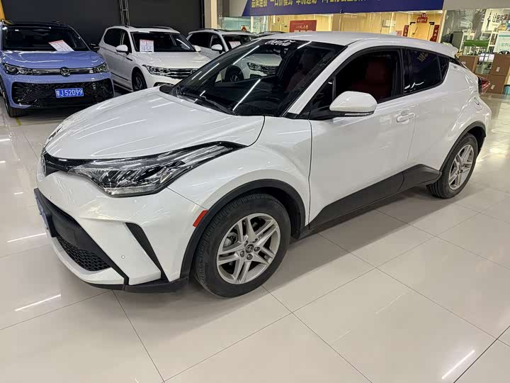 Фото 1 - Toyota C-HR