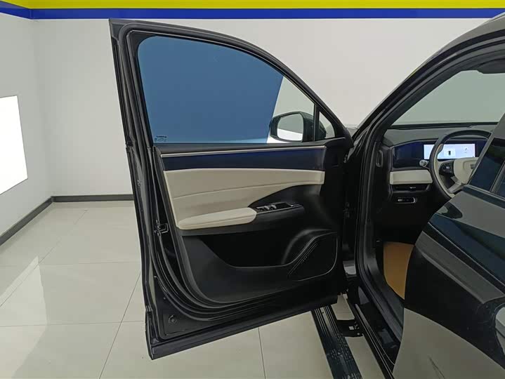 Фото 7 - Geely Galaxy L7