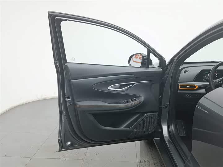 Фото 8 - Changan UNI-T