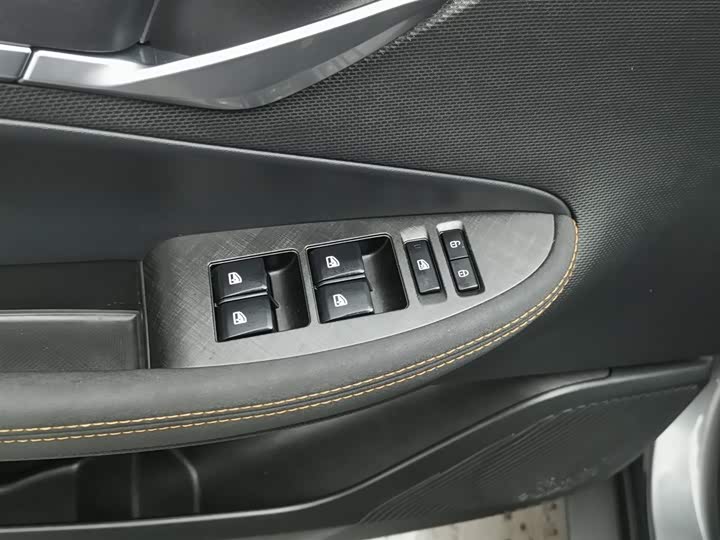 Фото 9 - Changan UNI-T