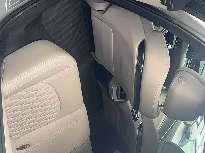 Фото 7 - BYD Han