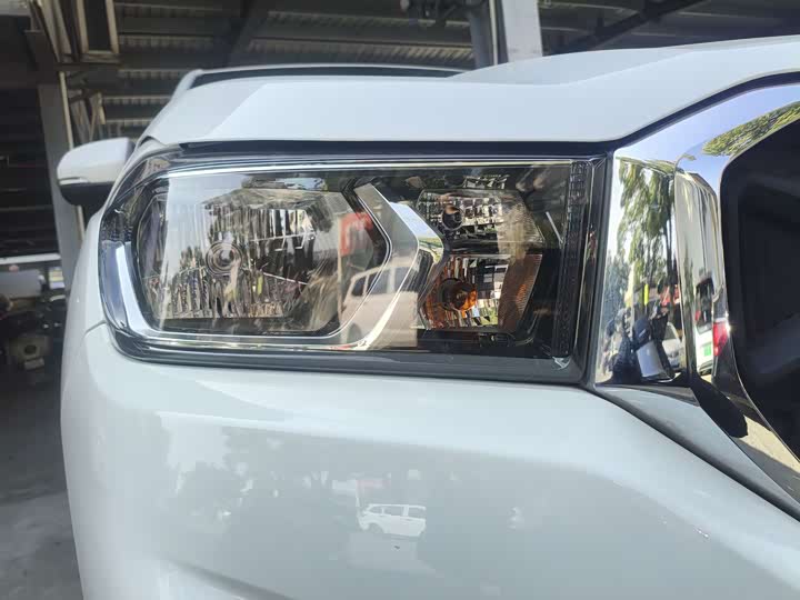 Фото 4 - Maxus T70