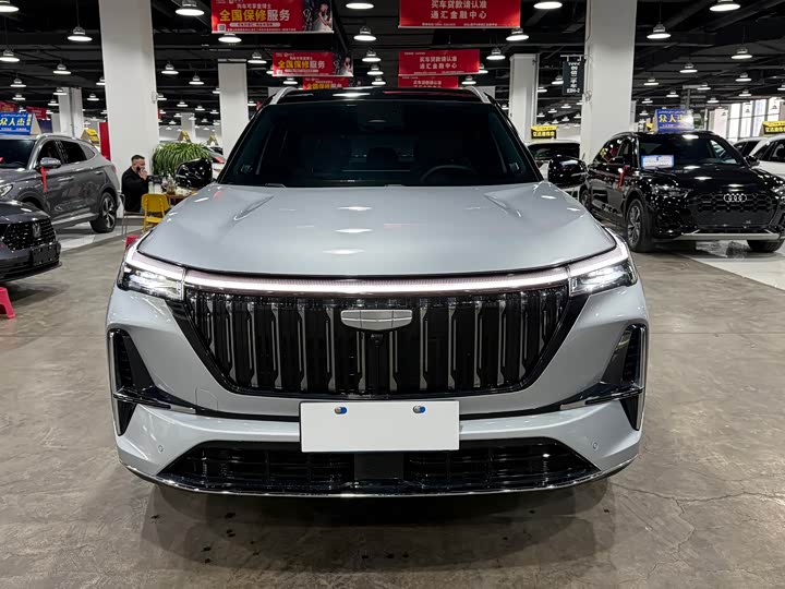 Фото 1 - Geely Atlas L