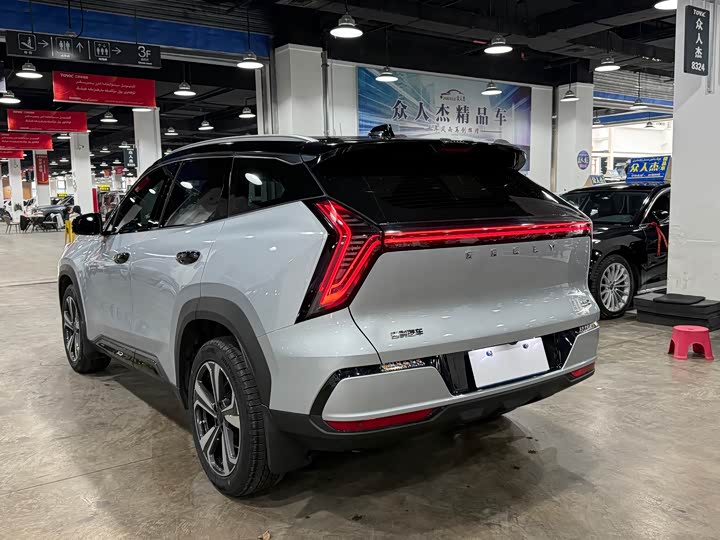 Фото 5 - Geely Atlas L