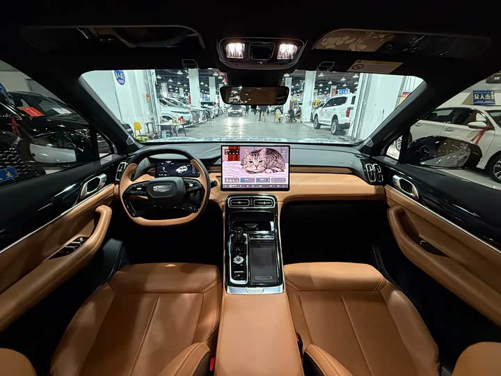 Фото 7 - Geely Atlas L