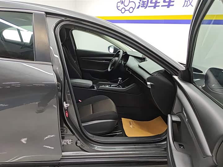 Photo 8 - Mazda 3 (Axela)