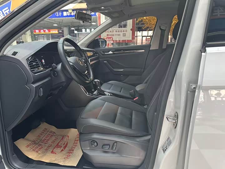 Фото 7 - Volkswagen T-Roc