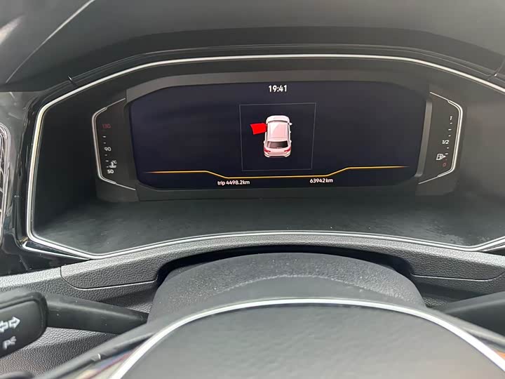 Фото 9 - Volkswagen T-Roc