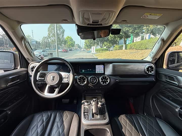 Фото 7 - Tank 300