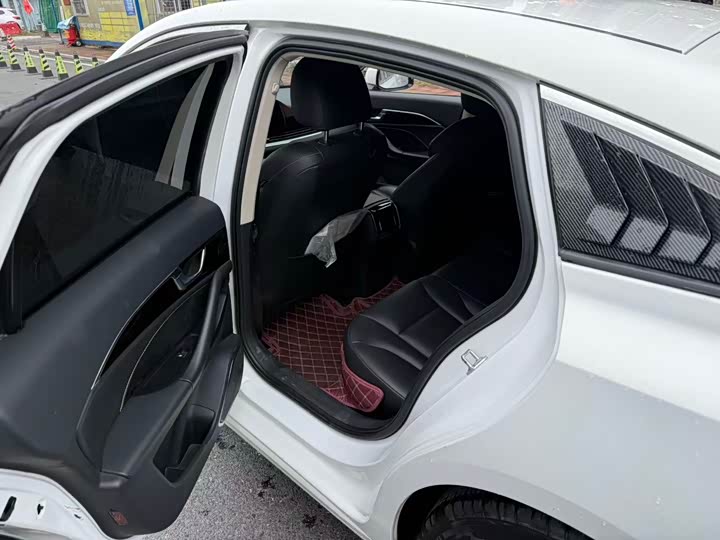 Фото 5 - Bestune B70