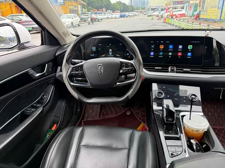 Фото 9 - Bestune B70