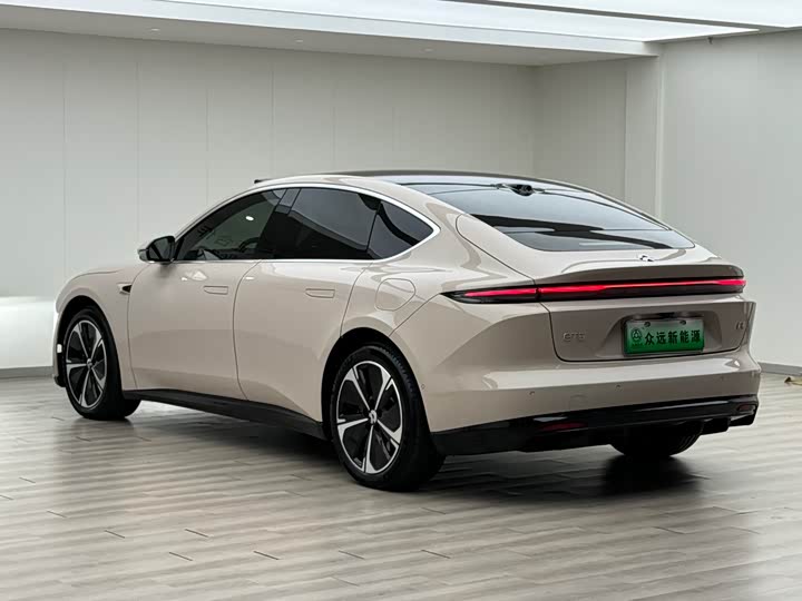 Фото 9 - Nio ET5
