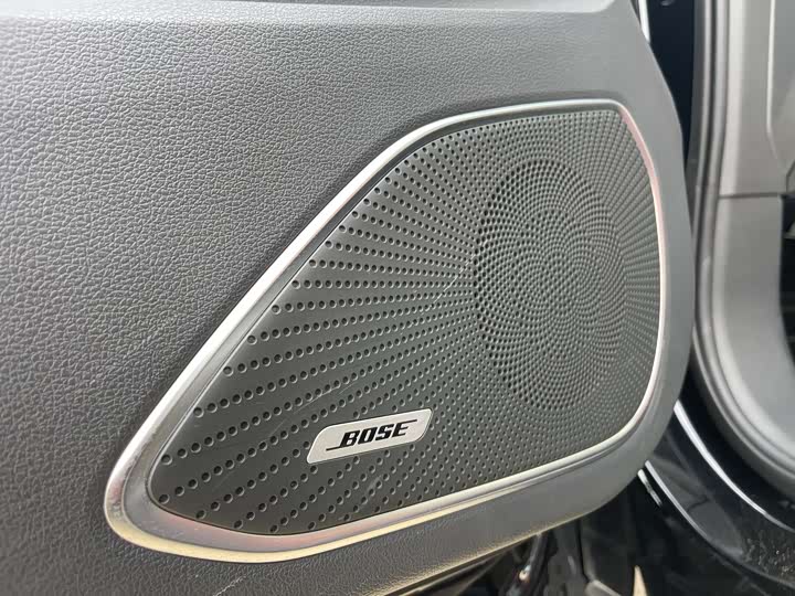 Photo 3 - Hongqi HS5