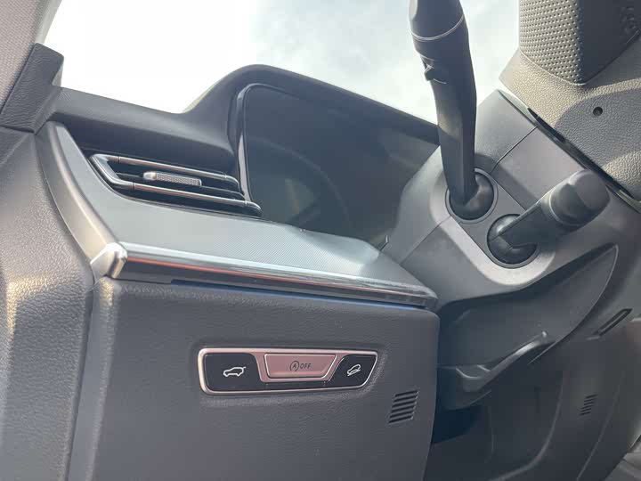 Photo 4 - Hongqi HS5