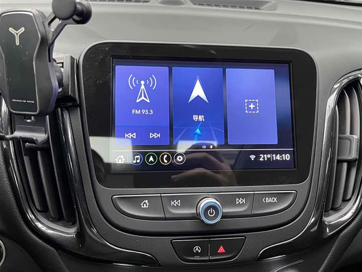 Photo 6 - Chevrolet Equinox