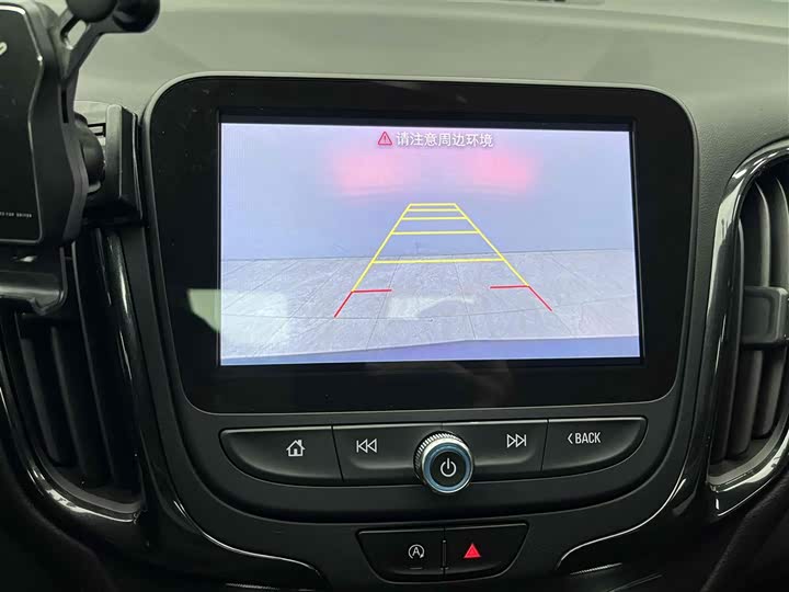 Photo 7 - Chevrolet Equinox