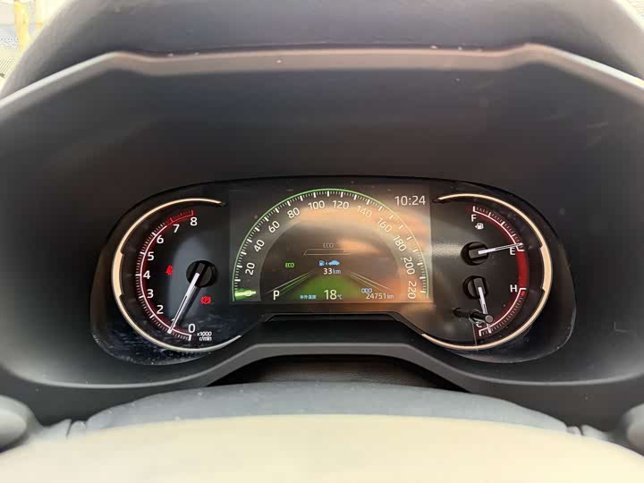 Фото 8 - Toyota RAV4