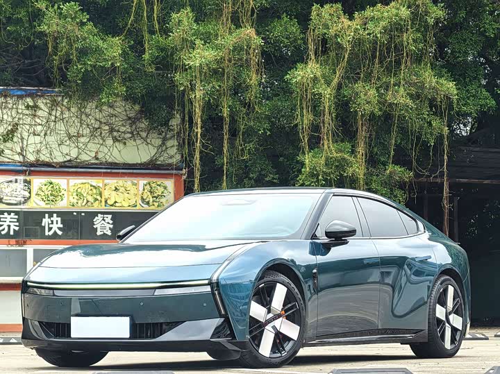 Фото 1 - XPeng P7