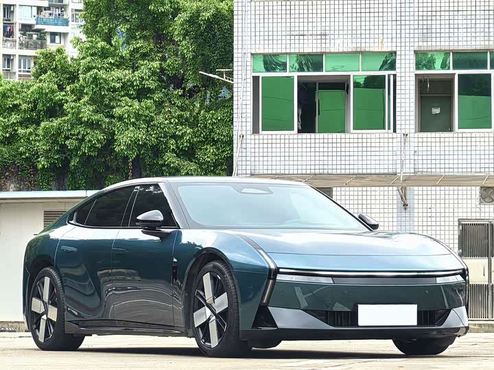 Фото 3 - XPeng P7