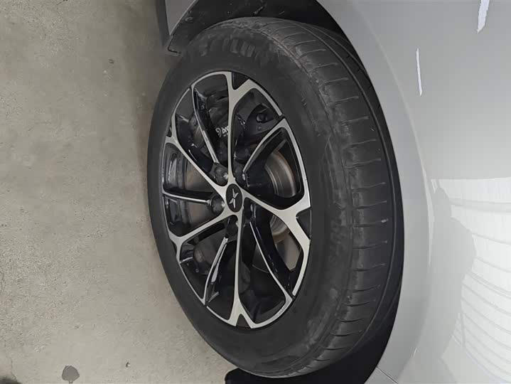 Фото 6 - XPeng P7