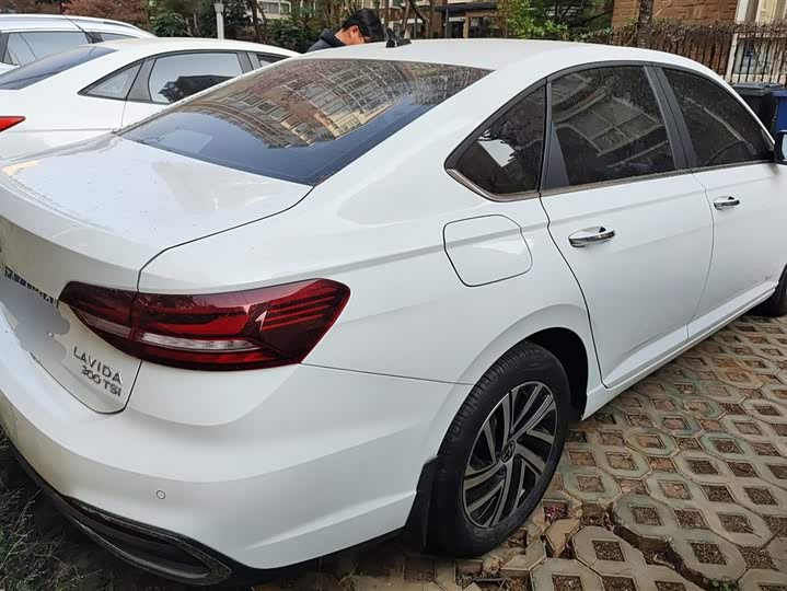 Фото 3 - Volkswagen Lavida