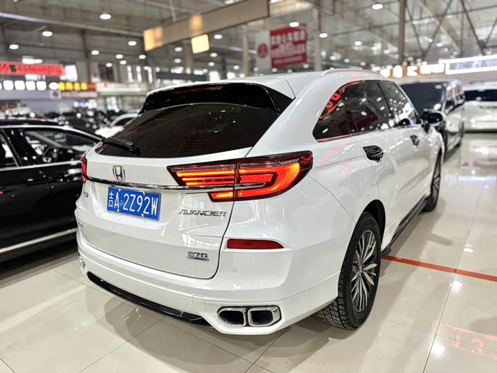 Фото 3 - Honda Avancier