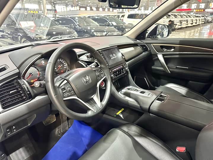 Фото 7 - Honda Avancier