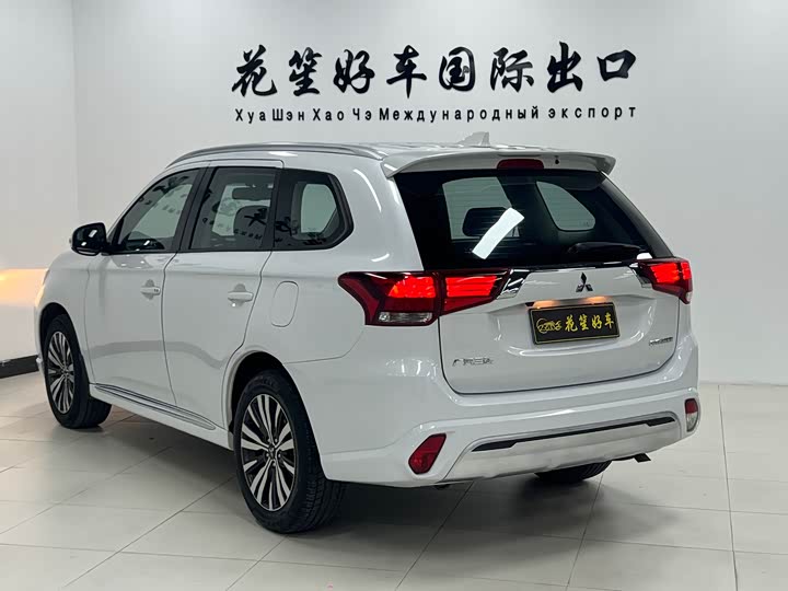 Фото 5 - Mitsubishi Outlander