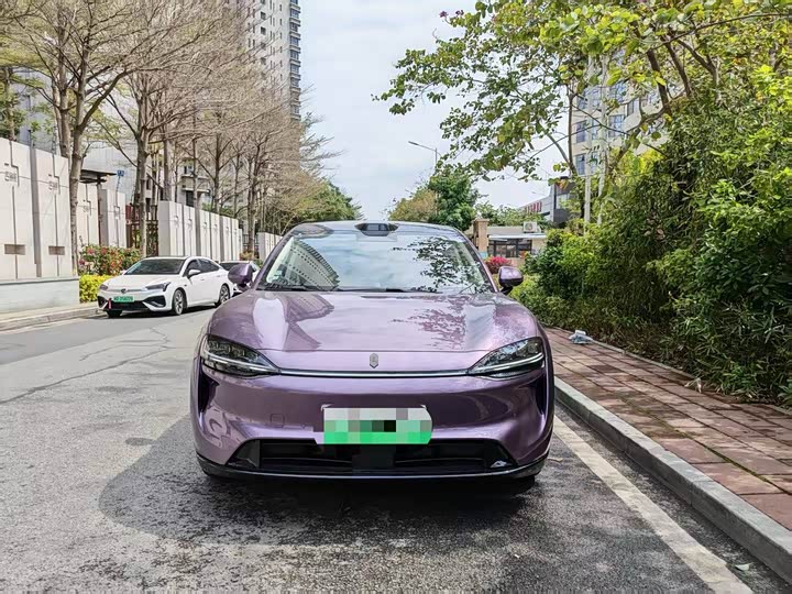 Фото 2 - Luxeed R7