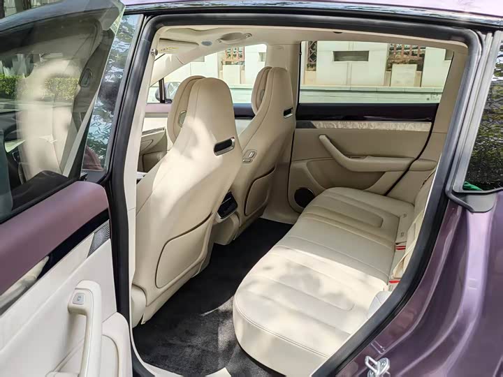 Фото 8 - Luxeed R7