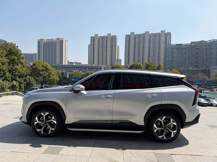Фото 3 - Geely Atlas L