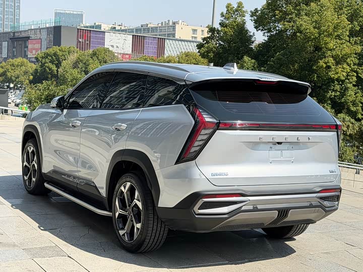 Фото 5 - Geely Atlas L