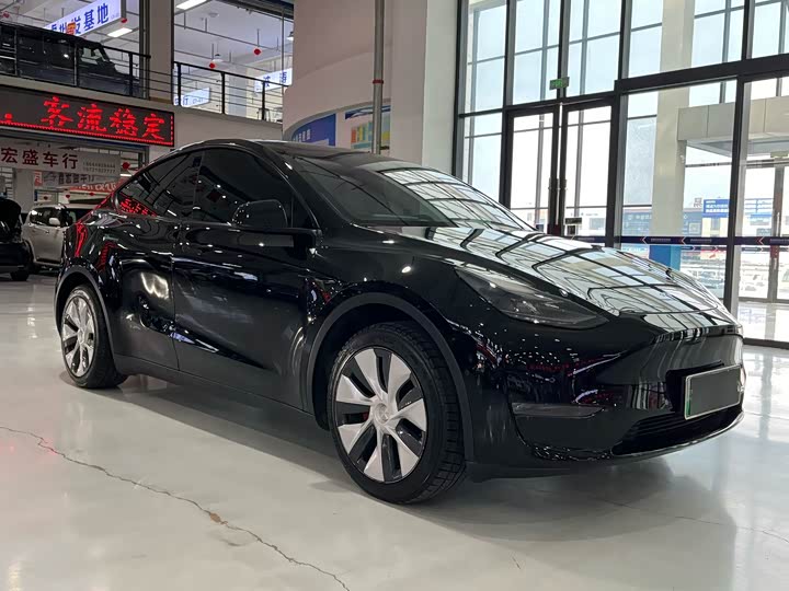 Photo 3 - Tesla Model Y