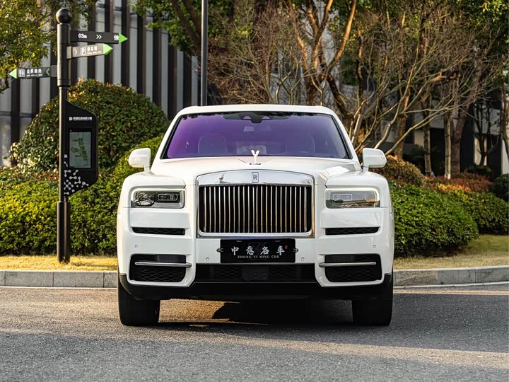 Фото 2 - Rolls-Royce Cullinan
