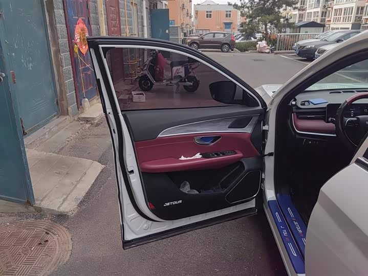 Photo 7 - Jetour X70 Plus