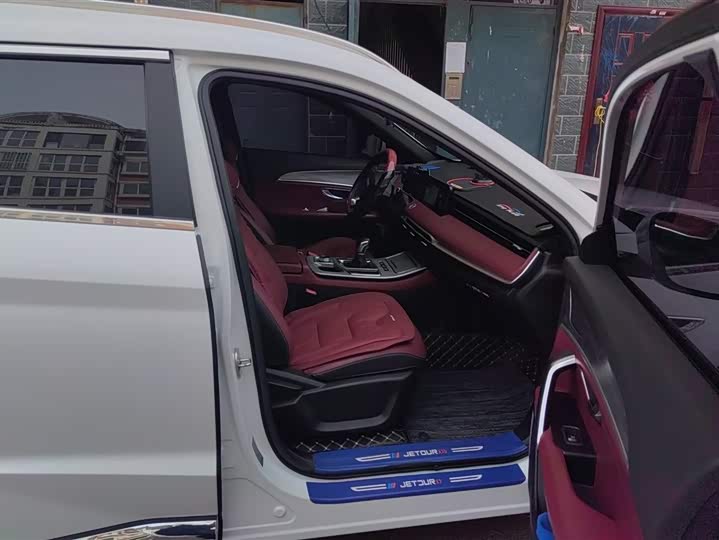 Photo 8 - Jetour X70 Plus
