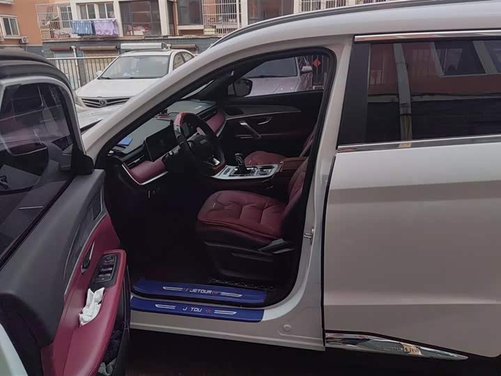 Photo 9 - Jetour X70 Plus